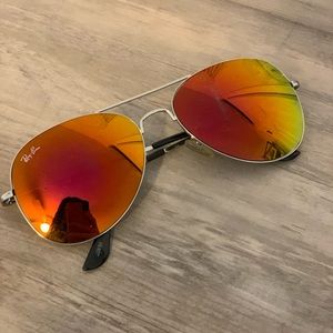 Red Aviator Ray-bans